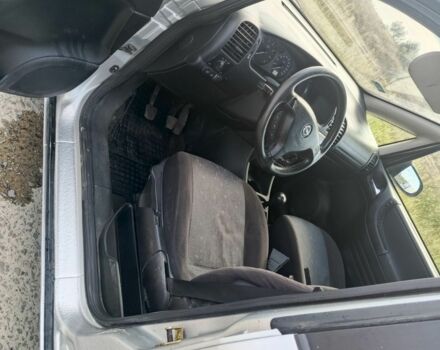 Серый Опель Зафира, объемом двигателя 1.6 л и пробегом 280 тыс. км за 2000 $, фото 5 на Automoto.ua