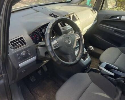 Серый Опель Зафира, объемом двигателя 1.6 л и пробегом 304 тыс. км за 4700 $, фото 4 на Automoto.ua