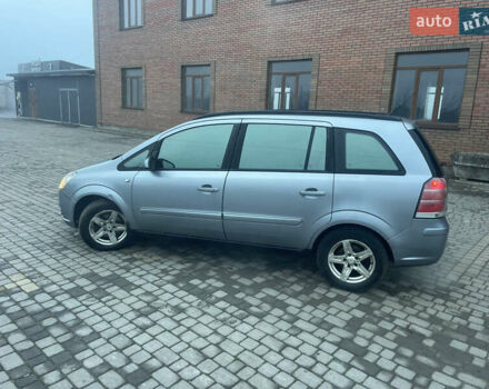 Серый Опель Зафира, объемом двигателя 1.8 л и пробегом 354 тыс. км за 3950 $, фото 5 на Automoto.ua