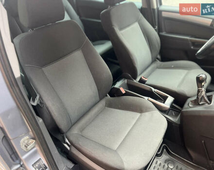 Серый Опель Зафира, объемом двигателя 1.6 л и пробегом 211 тыс. км за 4450 $, фото 8 на Automoto.ua