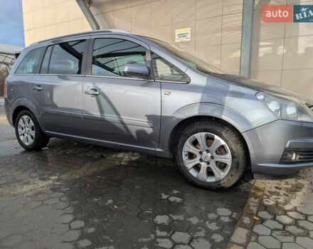 Серый Опель Зафира, объемом двигателя 1.8 л и пробегом 176 тыс. км за 5700 $, фото 2 на Automoto.ua