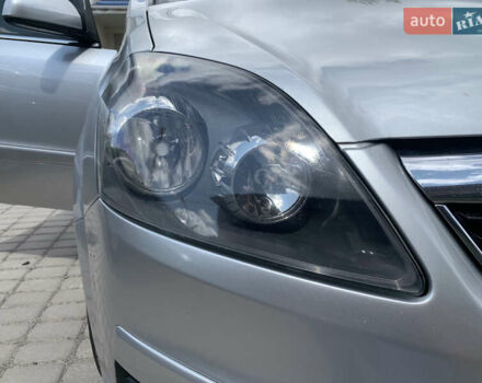 Серый Опель Зафира, объемом двигателя 1.9 л и пробегом 404 тыс. км за 6500 $, фото 15 на Automoto.ua