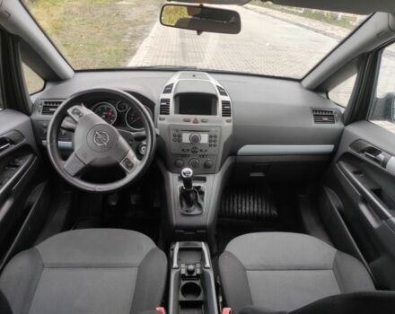 Серый Опель Зафира, объемом двигателя 1.9 л и пробегом 333 тыс. км за 2699 $, фото 16 на Automoto.ua