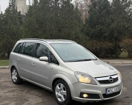 Серый Опель Зафира, объемом двигателя 2 л и пробегом 300 тыс. км за 2950 $, фото 2 на Automoto.ua
