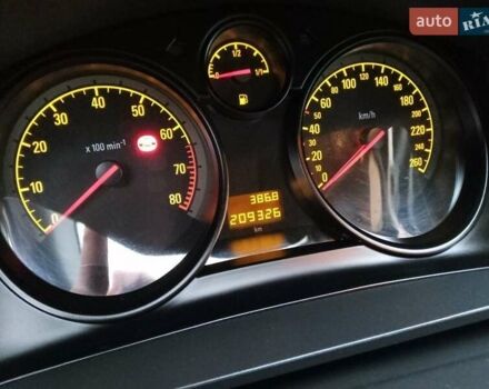 Серый Опель Зафира, объемом двигателя 1.6 л и пробегом 209 тыс. км за 7800 $, фото 2 на Automoto.ua