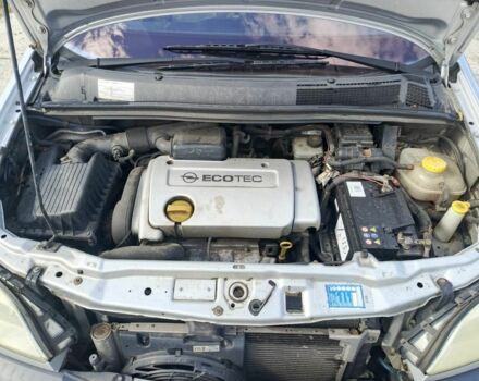 Серый Опель Зафира, объемом двигателя 1.6 л и пробегом 280 тыс. км за 2000 $, фото 3 на Automoto.ua