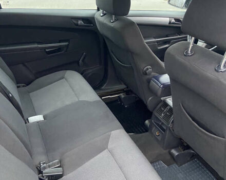 Сірий Опель Зафіра, об'ємом двигуна 1.8 л та пробігом 380 тис. км за 4800 $, фото 3 на Automoto.ua