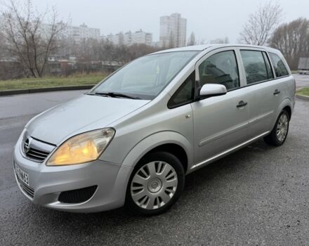 Серый Опель Зафира, объемом двигателя 1.9 л и пробегом 185 тыс. км за 3000 $, фото 1 на Automoto.ua