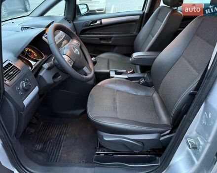 Сірий Опель Зафіра, об'ємом двигуна 1.9 л та пробігом 171 тис. км за 5700 $, фото 28 на Automoto.ua