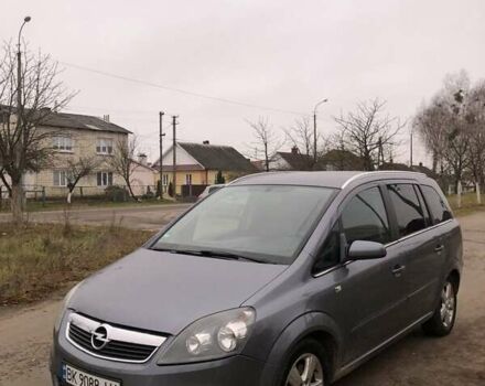 Серый Опель Зафира, объемом двигателя 1.9 л и пробегом 300 тыс. км за 4950 $, фото 2 на Automoto.ua