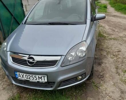 Серый Опель Зафира, объемом двигателя 1.6 л и пробегом 170 тыс. км за 5600 $, фото 3 на Automoto.ua