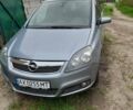 Серый Опель Зафира, объемом двигателя 1.6 л и пробегом 170 тыс. км за 5600 $, фото 3 на Automoto.ua