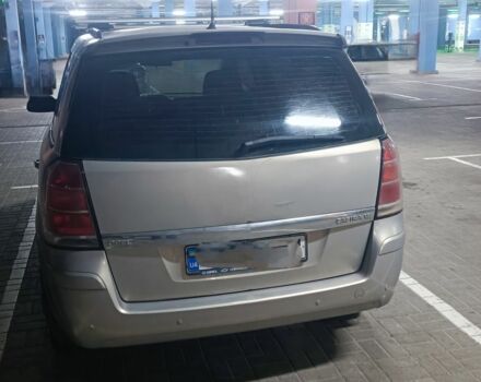 Серый Опель Зафира, объемом двигателя 1.8 л и пробегом 395 тыс. км за 4200 $, фото 2 на Automoto.ua