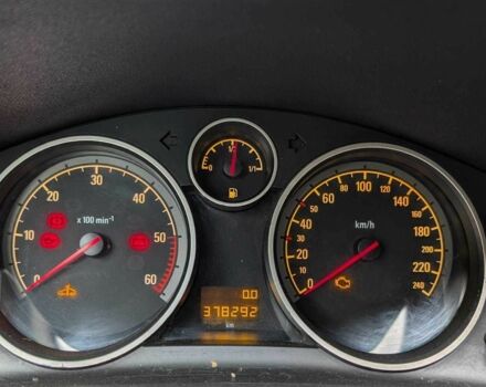 Серый Опель Зафира, объемом двигателя 1.9 л и пробегом 372 тыс. км за 2800 $, фото 8 на Automoto.ua