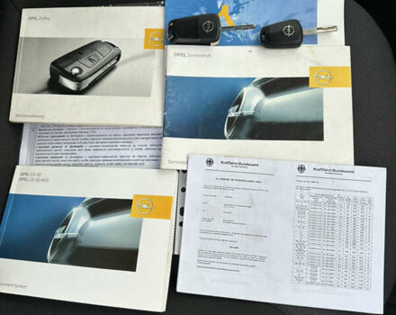 Серый Опель Зафира, объемом двигателя 1.8 л и пробегом 255 тыс. км за 5199 $, фото 1 на Automoto.ua