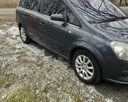 Серый Опель Зафира, объемом двигателя 2.2 л и пробегом 215 тыс. км за 8200 $, фото 5 на Automoto.ua