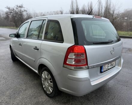 Серый Опель Зафира, объемом двигателя 1.9 л и пробегом 185 тыс. км за 3000 $, фото 5 на Automoto.ua