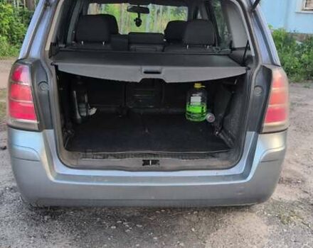 Серый Опель Зафира, объемом двигателя 1.9 л и пробегом 372 тыс. км за 2800 $, фото 5 на Automoto.ua