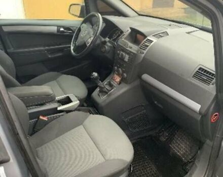 Серый Опель Зафира, объемом двигателя 1.6 л и пробегом 269 тыс. км за 5350 $, фото 1 на Automoto.ua