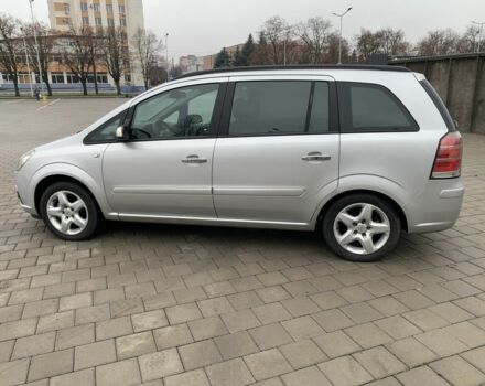 Серый Опель Зафира, объемом двигателя 1.6 л и пробегом 210 тыс. км за 5500 $, фото 3 на Automoto.ua