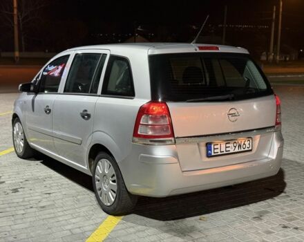 Серый Опель Зафира, объемом двигателя 1.9 л и пробегом 282 тыс. км за 3000 $, фото 1 на Automoto.ua