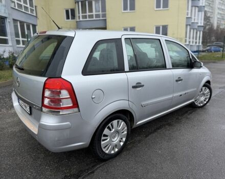 Серый Опель Зафира, объемом двигателя 1.9 л и пробегом 185 тыс. км за 3000 $, фото 3 на Automoto.ua