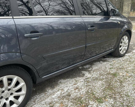 Серый Опель Зафира, объемом двигателя 2.2 л и пробегом 215 тыс. км за 8200 $, фото 10 на Automoto.ua