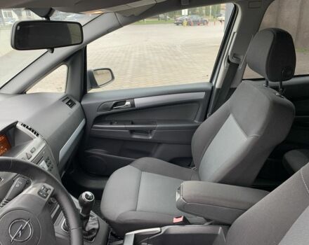 Серый Опель Зафира, объемом двигателя 1.6 л и пробегом 210 тыс. км за 5500 $, фото 14 на Automoto.ua