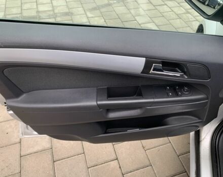 Серый Опель Зафира, объемом двигателя 1.6 л и пробегом 210 тыс. км за 5500 $, фото 16 на Automoto.ua