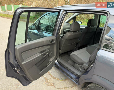 Серый Опель Зафира, объемом двигателя 1.8 л и пробегом 196 тыс. км за 5490 $, фото 12 на Automoto.ua