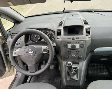 Серый Опель Зафира, объемом двигателя 1.8 л и пробегом 221 тыс. км за 4750 $, фото 16 на Automoto.ua