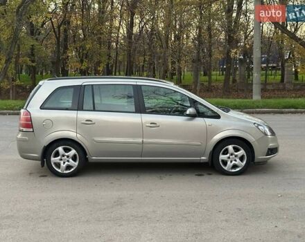 Серый Опель Зафира, объемом двигателя 1.8 л и пробегом 327 тыс. км за 4100 $, фото 5 на Automoto.ua