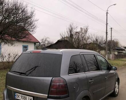 Серый Опель Зафира, объемом двигателя 1.9 л и пробегом 300 тыс. км за 4950 $, фото 13 на Automoto.ua