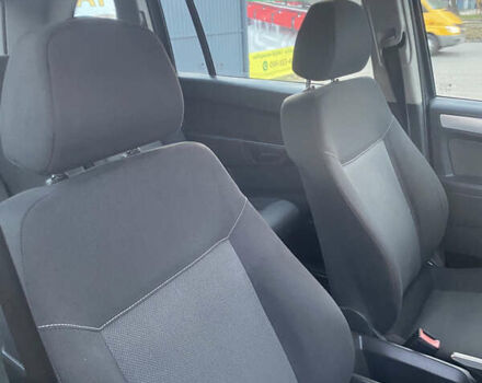 Серый Опель Зафира, объемом двигателя 1.8 л и пробегом 217 тыс. км за 5600 $, фото 25 на Automoto.ua