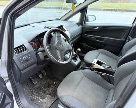 Серый Опель Зафира, объемом двигателя 1.9 л и пробегом 185 тыс. км за 3000 $, фото 6 на Automoto.ua