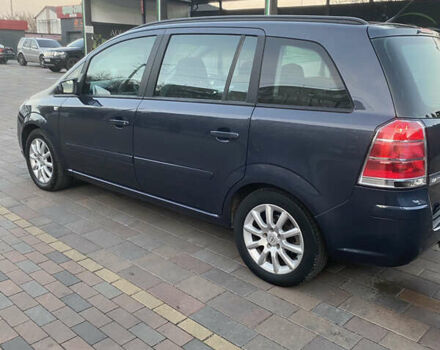 Серый Опель Зафира, объемом двигателя 1.8 л и пробегом 217 тыс. км за 5600 $, фото 3 на Automoto.ua