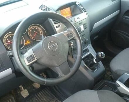 Серый Опель Зафира, объемом двигателя 1.9 л и пробегом 277 тыс. км за 5700 $, фото 4 на Automoto.ua