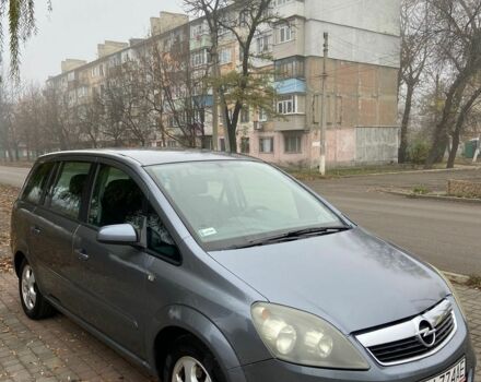 Серый Опель Зафира, объемом двигателя 1.6 л и пробегом 250 тыс. км за 2900 $, фото 1 на Automoto.ua