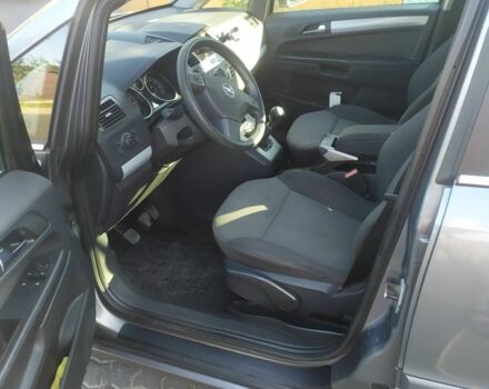 Серый Опель Зафира, объемом двигателя 1.6 л и пробегом 211 тыс. км за 5000 $, фото 3 на Automoto.ua