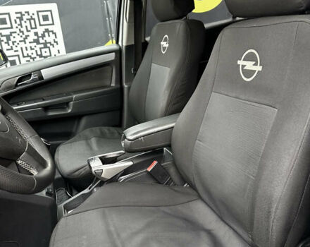 Серый Опель Зафира, объемом двигателя 1.6 л и пробегом 342 тыс. км за 6500 $, фото 5 на Automoto.ua