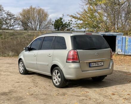 Серый Опель Зафира, объемом двигателя 1.8 л и пробегом 182 тыс. км за 6000 $, фото 2 на Automoto.ua