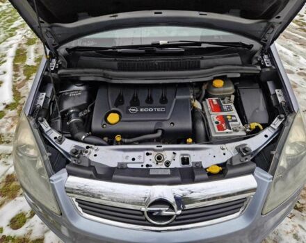 Серый Опель Зафира, объемом двигателя 1.9 л и пробегом 220 тыс. км за 3500 $, фото 5 на Automoto.ua