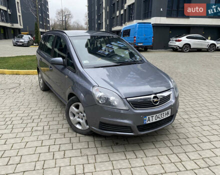 Сірий Опель Зафіра, об'ємом двигуна 1.9 л та пробігом 317 тис. км за 4799 $, фото 9 на Automoto.ua
