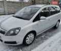 Серый Опель Зафира, объемом двигателя 1.9 л и пробегом 240 тыс. км за 5400 $, фото 1 на Automoto.ua