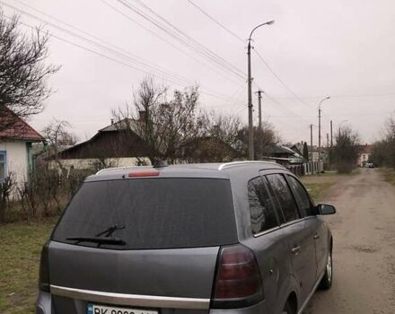 Серый Опель Зафира, объемом двигателя 1.9 л и пробегом 300 тыс. км за 4950 $, фото 16 на Automoto.ua