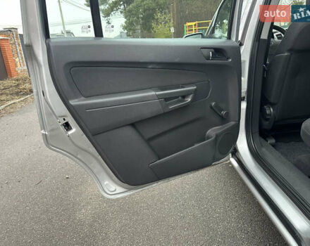 Серый Опель Зафира, объемом двигателя 1.6 л и пробегом 217 тыс. км за 5950 $, фото 45 на Automoto.ua