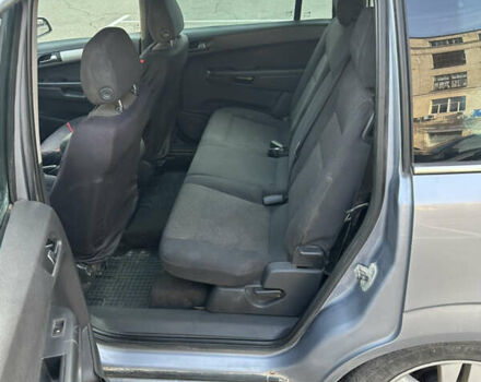 Серый Опель Зафира, объемом двигателя 1.9 л и пробегом 404 тыс. км за 2250 $, фото 5 на Automoto.ua