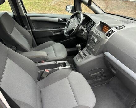 Серый Опель Зафира, объемом двигателя 1.8 л и пробегом 280 тыс. км за 3500 $, фото 5 на Automoto.ua