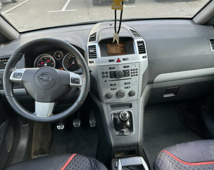 Серый Опель Зафира, объемом двигателя 1.9 л и пробегом 404 тыс. км за 2250 $, фото 8 на Automoto.ua