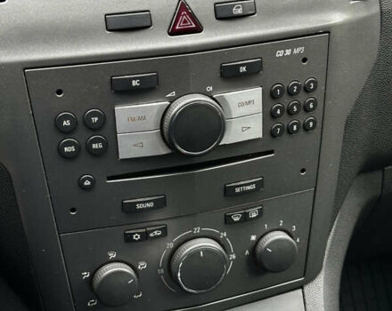 Серый Опель Зафира, объемом двигателя 1.6 л и пробегом 342 тыс. км за 6500 $, фото 8 на Automoto.ua